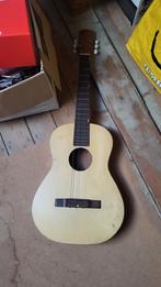 Oude Gitaar zoekt nieuwe liefde, Muziek en Instrumenten, Snaarinstrumenten | Gitaren | Akoestisch, Ophalen of Verzenden, Gebruikt