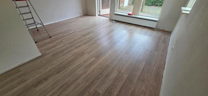 Laminaatvloer 70m2 + plinten & ondervloer (zelf uithalen), Doe-het-zelf en Verbouw, Vloerdelen en Plavuizen, Gebruikt, Laminaat
