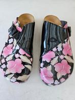 Leuke zwarte lakslippers van BPC, Kleding | Dames, Schoenen, Slippers, Zwart, Ophalen of Verzenden, Zo goed als nieuw
