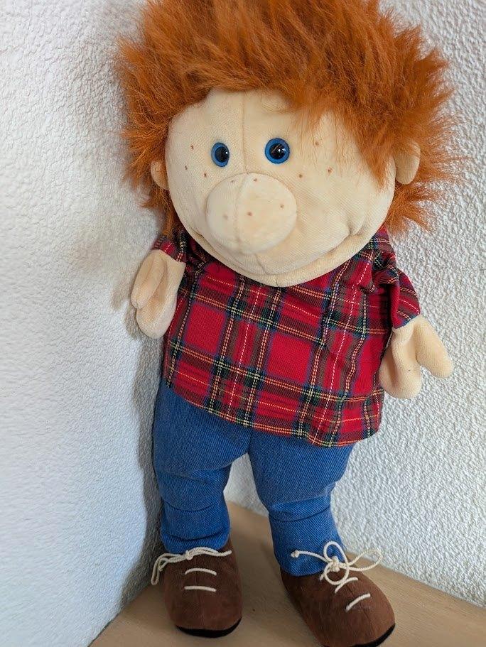 therapiepop jongen 43 cm hoog, Verzamelen, Beelden en Beeldjes, Zo goed als nieuw, Mens, Ophalen of Verzenden