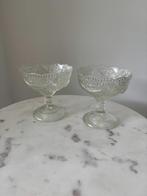 Set van 2 vintage ijscoupes met sierlijk reliëf, Ophalen of Verzenden