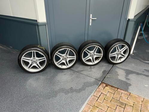 Originele Mercedes AMG Velgen R18 runflat banden 7.5J ET52, Auto diversen, Auto-accessoires, Gebruikt, Ophalen of Verzenden