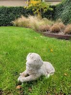 Betonnen beeld Hond (labrador?) met bot, Ophalen