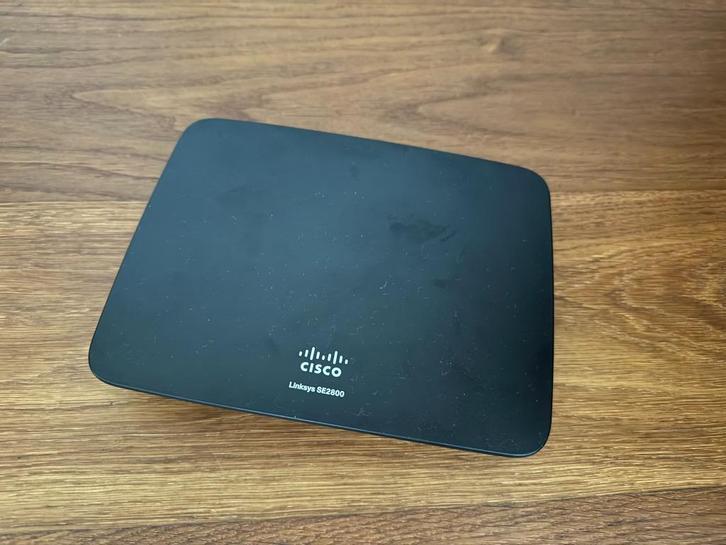 Linksys 8-port gigabit switch SE2800-EU, Computers en Software, Netwerk switches, Zo goed als nieuw, Ophalen of Verzenden