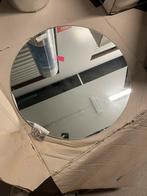 Badkamer spiegel. Diameter 50-60 cm, Ophalen, Rond, Zo goed als nieuw, Minder dan 100 cm