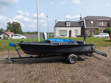 Visboot roofvissen trailer afdekzeil opknapper hengelsteunen beschikbaar voor biedingen
