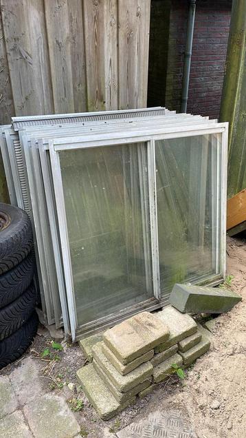 Aluminium schuif ramen 11x beschikbaar voor biedingen
