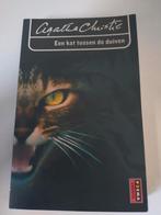 Agatha Christie - Een kat tussen de duiven, Ophalen of Verzenden, Zo goed als nieuw, Agatha Christie, Nederland