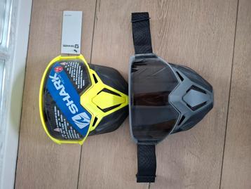 Shark helm masker beschikbaar voor biedingen