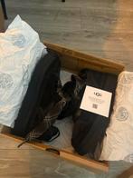 UGG Sneakers maar 39 (Nieuw ), Ophalen of Verzenden, Zo goed als nieuw