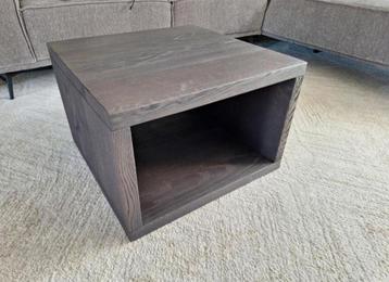 Eiken salon- / bijzettafels (set van 2 stuks) beschikbaar voor biedingen