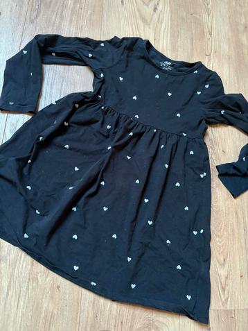 Zwarte jurk met hartjes maat 122/128 beschikbaar voor biedingen