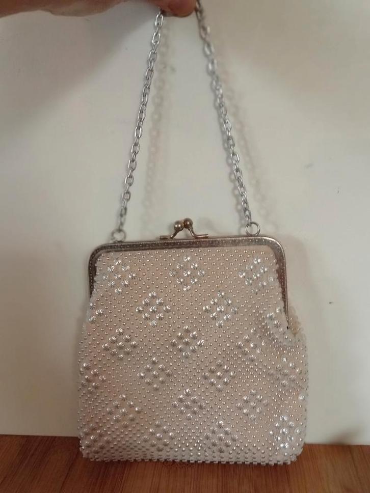 Vintage Kralen Avondtasje, Sieraden, Tassen en Uiterlijk, Tassen | Damestassen, Gebruikt, Avondtasje, Wit, Ophalen of Verzenden
