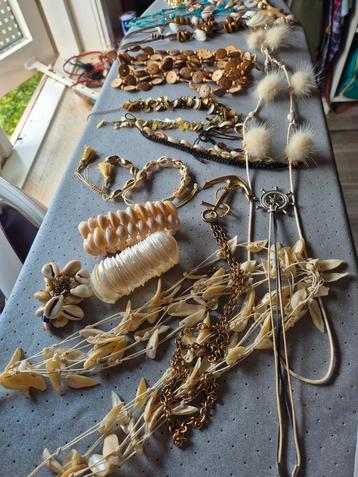 Leuke verzameling strand/schelpen sieraden!  beschikbaar voor biedingen