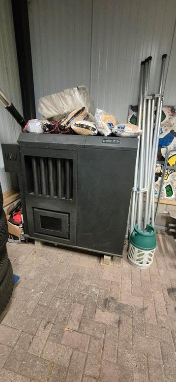 Zware grote Pelletkachel - justfire - autom start en timer beschikbaar voor biedingen