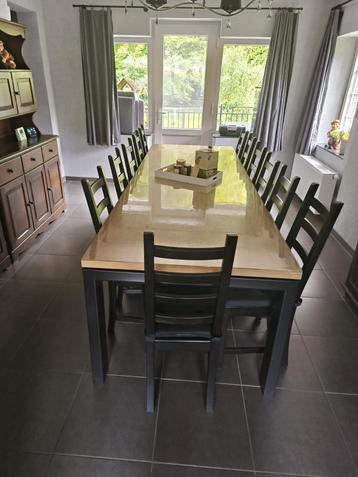 Op maat gemaakte eetkamertafel  beschikbaar voor biedingen