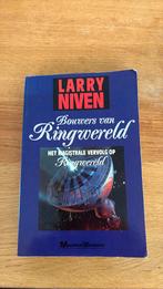 Larry Niven - Bouwers van Ringwereld, Boeken, Science fiction, Ophalen of Verzenden, Gelezen, Larry Niven