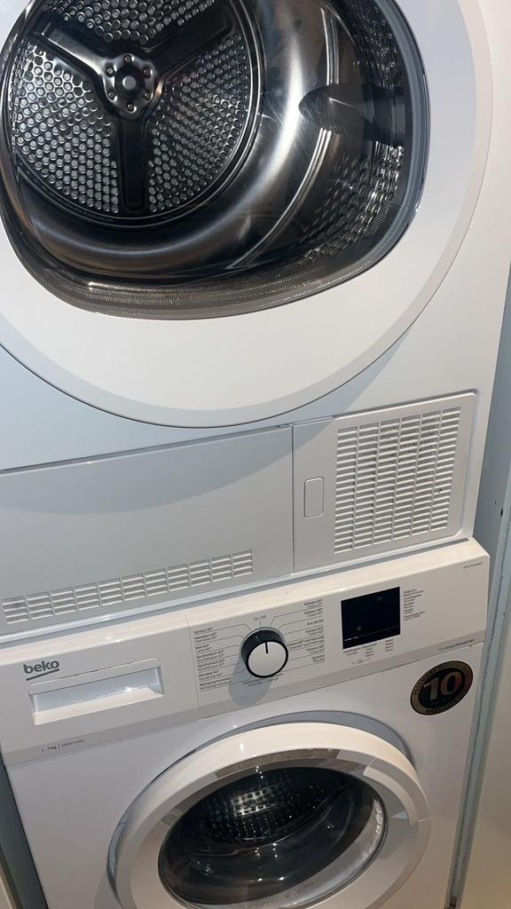 . Wasmachine en Droger Beko, Witgoed en Apparatuur, Wasmachines, Zo goed als nieuw, Voorlader, 6 tot 8 kg, 85 tot 90 cm, 1200 tot 1600 toeren