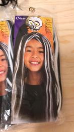 Grijs /witte Halloween pruiken nieuw., Ophalen of Verzenden, Nieuw, Versiering, Halloween of Griezel