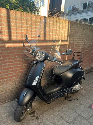 Top staat Vespa Primavera 2021 - Mat Zwart - blauw kenteken beschikbaar voor biedingen