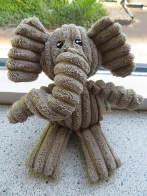 Olifant olifantje merk Vitakraft grijs ribfluweel, Kinderen en Baby's, Speelgoed | Knuffels en Pluche, Zo goed als nieuw, Olifant