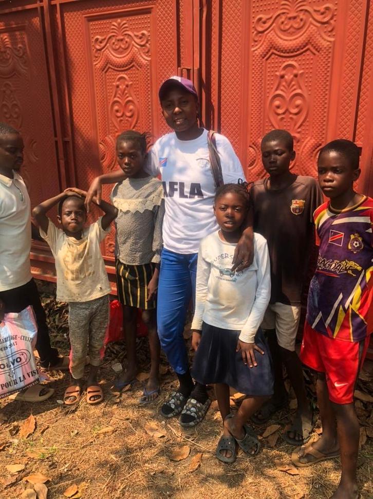 Goede doel voor Afrikaanse kinderen / Zuid Holland, Verzamelen, Complete verzamelingen en Collecties, Ophalen of Verzenden