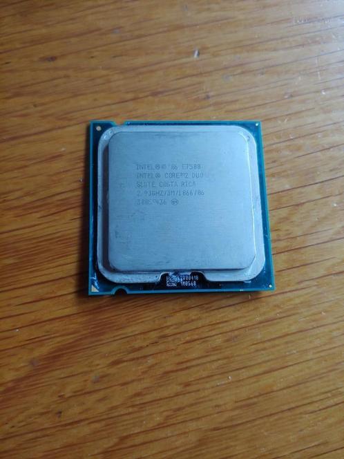 Partij oude CPUs (Core 2 duo, Celeron, Pentium, en AMD), Computers en Software, Processors, Gebruikt, 2-core, 2 tot 3 Ghz, Ophalen of Verzenden