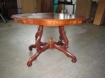 Mahonie houten salontafel beschikbaar voor biedingen