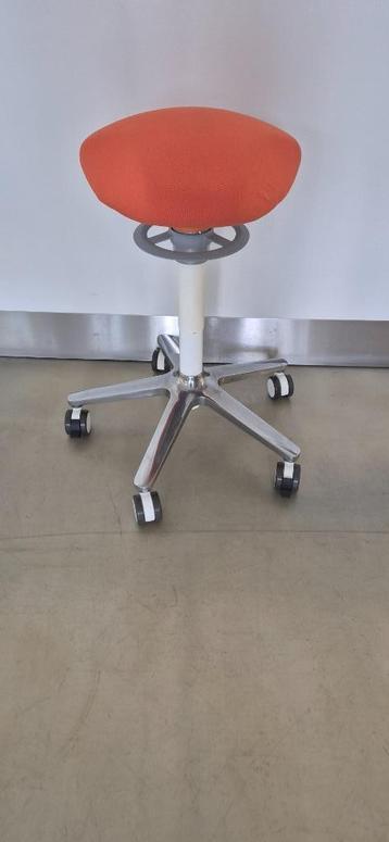 ONGO Roll verrijdbare dynamische balanskruk. Showroommodel! beschikbaar voor biedingen