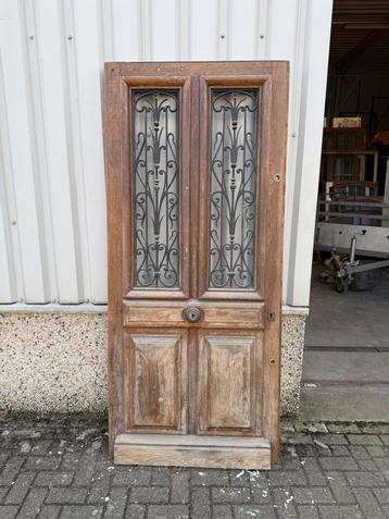 Antieke eiken voordeur 97 x 218,5 x4,5 beschikbaar voor biedingen