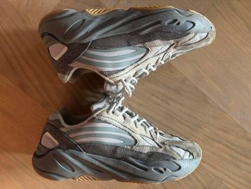 Yeezy boost 700 V2 Tephra beschikbaar voor biedingen