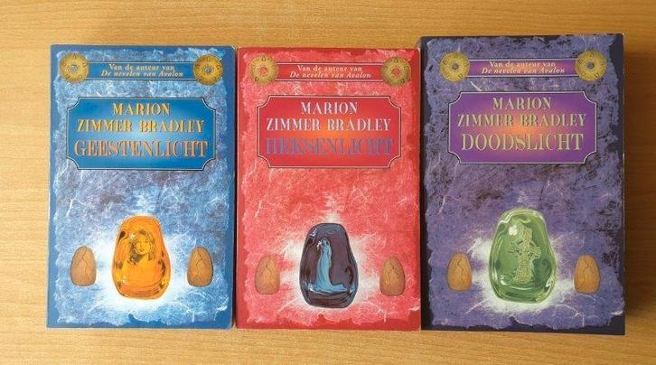 Marion Z. Bradley - Truth Blackburn / lichtserie, Boeken, Fantasy, Gelezen, Ophalen of Verzenden