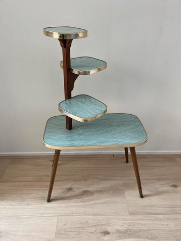 Antiek vintage plantentafeltje / bijzettafeltje  beschikbaar voor biedingen
