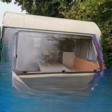 Caravan raam maat 86,5X164 CM --61X135 CM beschikbaar voor biedingen