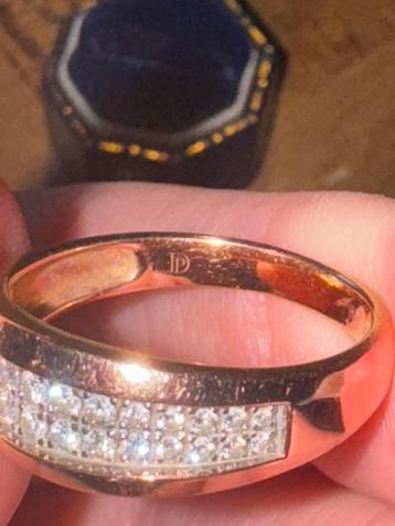 Mooie rosé gouden ring met edelstenen beschikbaar voor biedingen
