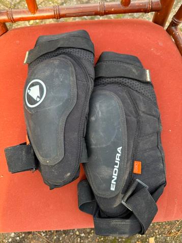 Endura Kniebeschermers - Maat M/L beschikbaar voor biedingen