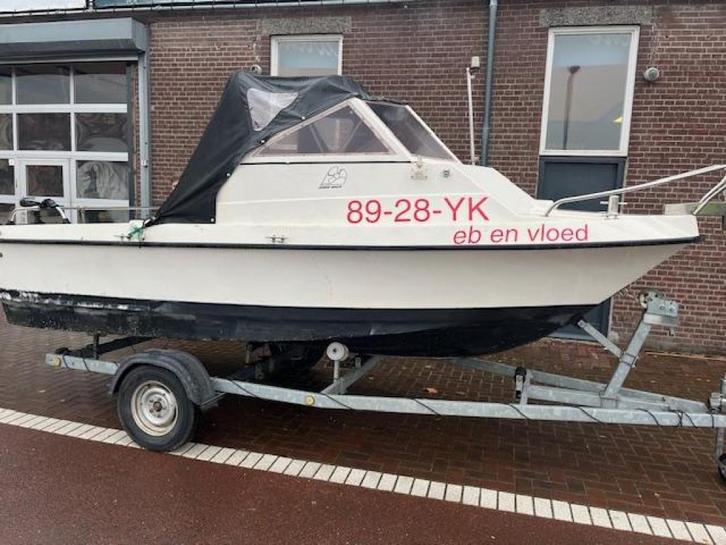 Orca 500 visboot met boottrailer, Watersport en Boten, Vis- en Consoleboten, Gebruikt, 70 pk of meer, 3 tot 6 meter, Polyester