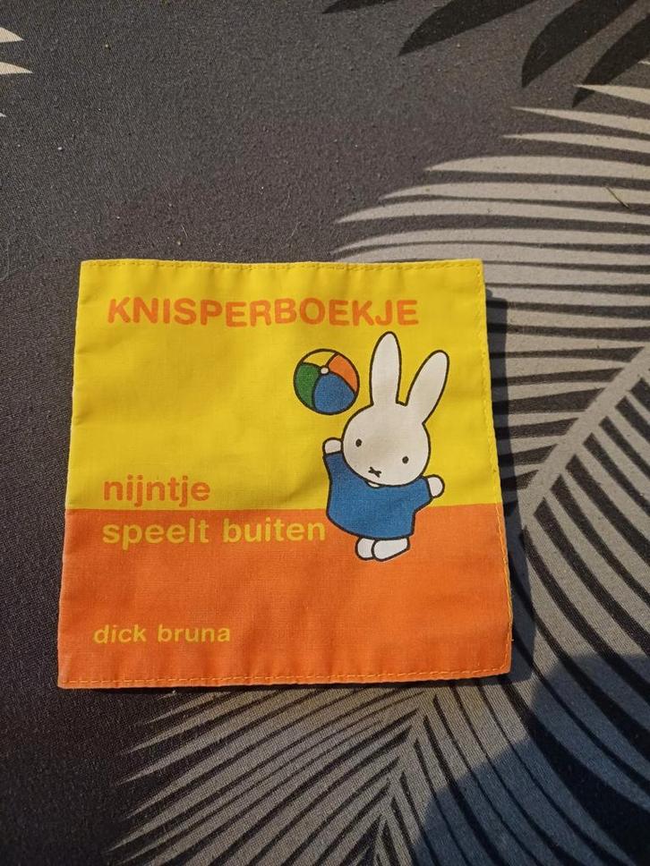 Nijntje Knisperboekje - Nijntje Speelt Buiten, Boeken, Kinderboeken | Baby's en Peuters, Ophalen of Verzenden