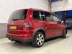 Volkswagen Touran 1.4 TSI Cross Automaat, Auto's, Euro 5, Stof, Gebruikt, 4 cilinders