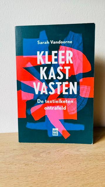 Kledingkastvasten - Sarah Vandoorne beschikbaar voor biedingen