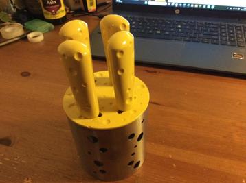 5-delig Kaasmessenset. 4 messen + houder beschikbaar voor biedingen