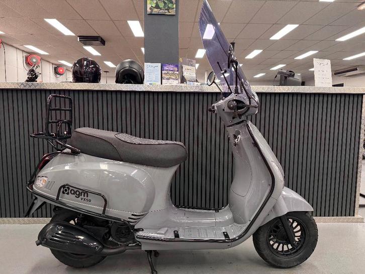 AGM VX50 Brom Nardo Grey 45KM BJ 2018 Beugelset Windscherm, Fietsen en Brommers, Scooters | Overige merken, Zo goed als nieuw