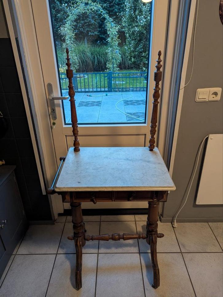 Antieke marmeren tafel met houten onderstel, Antiek en Kunst, Antiek | Meubels | Tafels, Ophalen