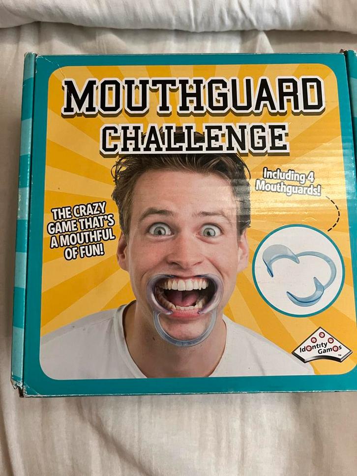 Mouthguard Challenge Bordspel - Nieuwstaat!, Hobby en Vrije tijd, Gezelschapsspellen | Bordspellen, Zo goed als nieuw, Drie of vier spelers