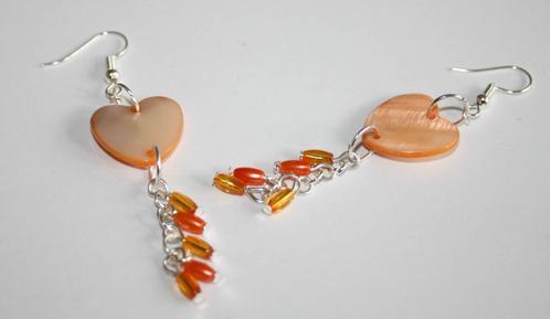 Oorbellen met oranje schelp en rijstpareltjes, Sieraden, Tassen en Uiterlijk, Oorbellen, Nieuw, Hangers, Overige materialen, Oranje