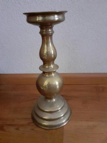 Antieke Messing kandelaar,  31,5 cm hoog. beschikbaar voor biedingen