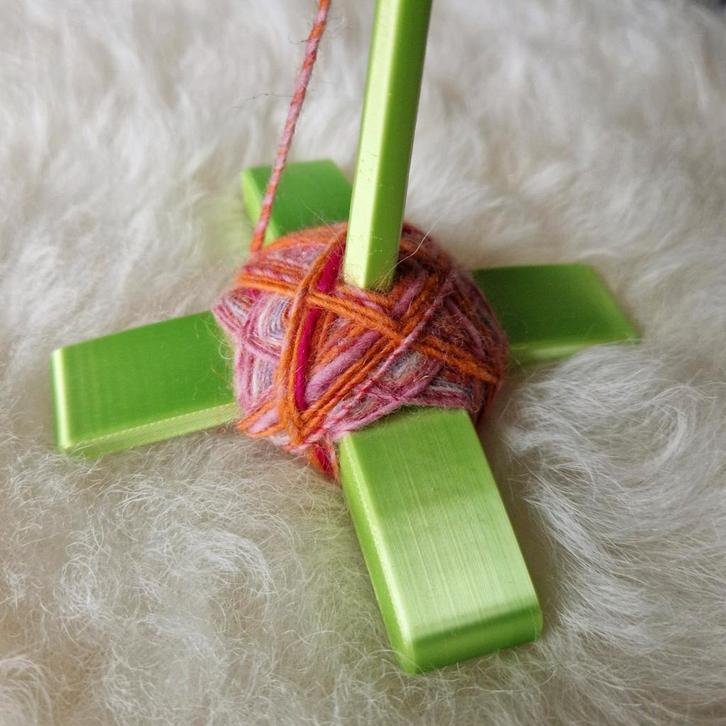 Turkse spintollen, actie met rolags, Hobby en Vrije tijd, Vilt, Nieuw, Figuurtje(s), Ophalen of Verzenden