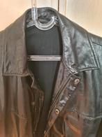 zwarte lederen herenjas, met knopen en rits maat L - € 45, Ophalen of Verzenden, Zo goed als nieuw, Maat 52/54 (L), Zwart