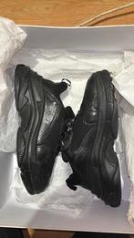 Balenciaga Triple S, Ophalen of Verzenden, Zo goed als nieuw, Zwart