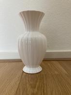 Sierlijke witte vaas; hoogte 20 cm, Ophalen, Wit, Aardewerk of Porselein, Zo goed als nieuw